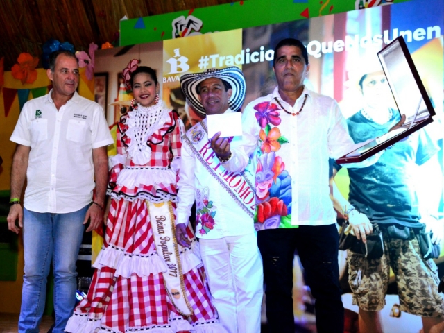 Desde 1930 la familia Rodríguez ha salido a las calles de Barranquilla con la Danza Los Cabezones, personajes que bailan alegremente al ritmo de los tambores que retumban en la Vía 40, durante la Batalla de Flores y la Gran Parada.
