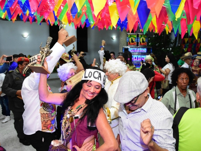 Los hacedores del Carnaval celebraron su Congo de Oro en una gran verbena.