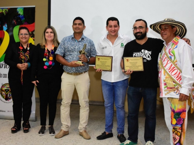 Ganadores de carrozas en la Batalla de Flores 2017.