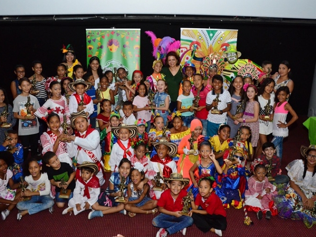 GRUPO INFANTILES DE GANADORES DE CONGO DE ORO