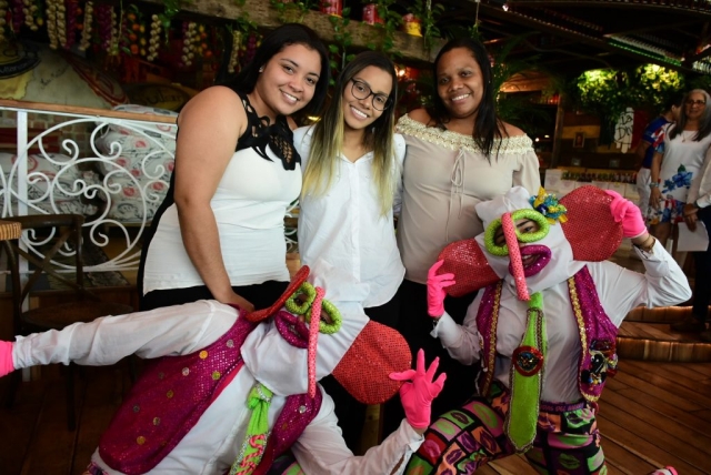 Leslie Morales, Emily Morales y Patricia Gómez.