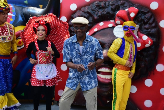 Al son de su tema 'Frutos del Carnaval', Valoy se tomó la Casa del Carnaval con la sabrosura de nuestra fiesta.