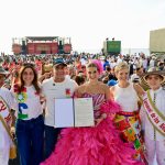 En las playas de Puerto Mocho, Tatiana Angulo Fernández de Castro recibe decreto como Reina del Carnaval de Barranquilla 2025