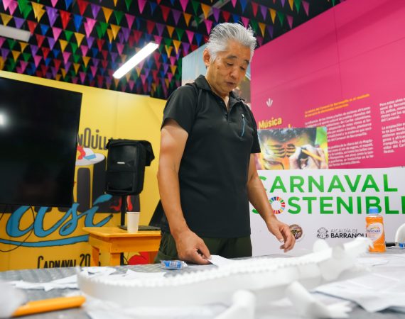 Carnaval de Barranquilla inicia taller de carrozas con técnica japonesa para un Carnaval más sostenible
