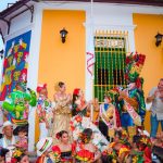Reyes del Carnaval de los Niños 2026 reciben su decreto e izan la bandera del Carnaval para los más pequeños