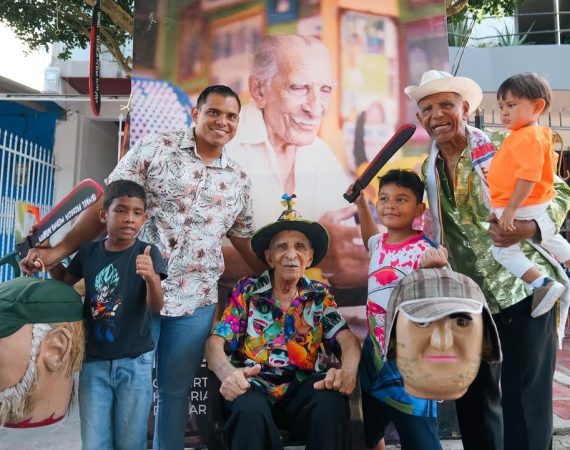 Fallece Ismael Escorcia Medina, creador del disfraz de El Descabezado y símbolo del Carnaval de Barranquilla