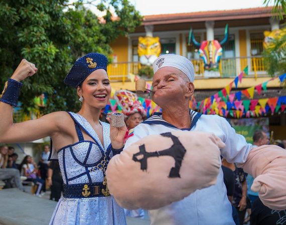 La reina 2027, Salwa Maloof Habib, rinde homenaje al disfraz de ‘Popeye’ del Carnaval de Barranquilla