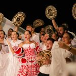 La reina del Carnaval Salwa Maloof Habib convocó multitudinaria rueda de cumbia para celebrar a los cumbiamberos