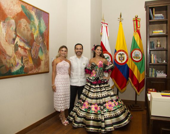 Reina del Carnaval 2027, Salwa Maloof Habib visita al presidente de la República para promover acciones a favor de los hacedores de la fiesta